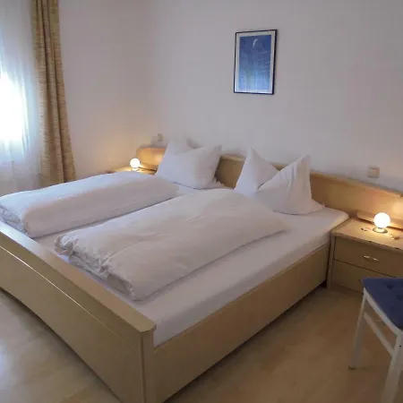 Affittacamere Pension-allendorf 3*